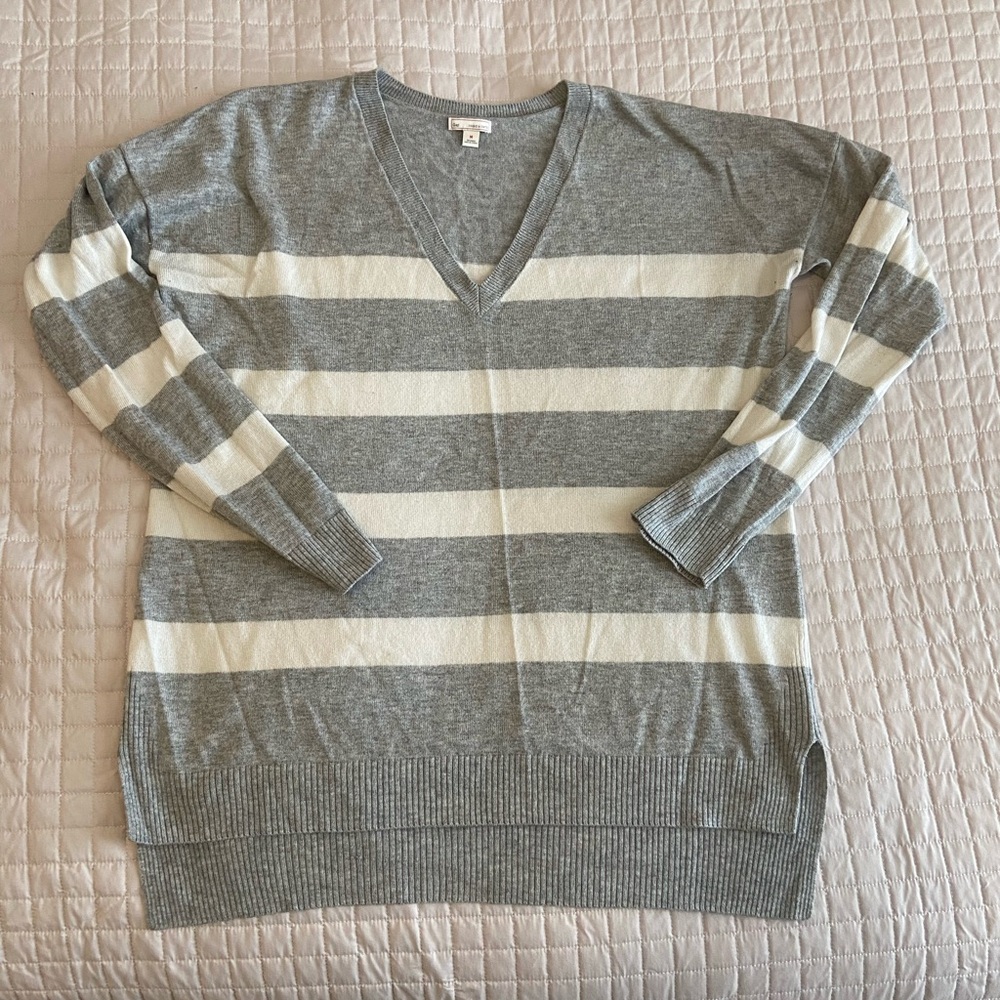 Gap V-neck Striped Tunic Sweater